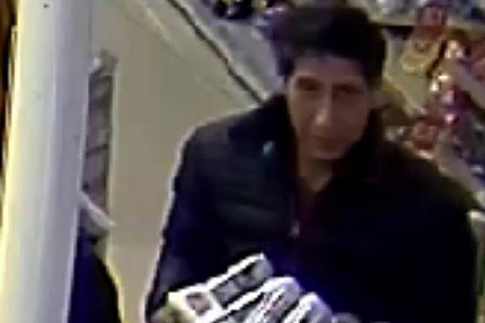 An alleged shoplifter who resembles Ross from <i>Friends</i> is in even more hot water after skipping court. (Photo: Blackpool Police)