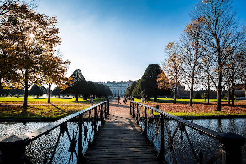 <p>Londoners needn’t worry about travelling far for a well-deserved break, as Richmond is just a tube ride away.<br>You can’t beat a crisp walk through Richmond Park topped with a hearty picnic and red deer grazing within mere metres. <a rel="nofollow noopener" href="https://petershamnurseries.com/dine/the-cafe" target="_blank" data-ylk="slk:Petersham Nurseries;elm:context_link;itc:0;sec:content-canvas" class="link ">Petersham Nurseries</a> is a famed spot for mid-afternoon grub while no visit is complete without a trip to <a rel="nofollow noopener" href="https://www.kew.org/" target="_blank" data-ylk="slk:Kew Gardens;elm:context_link;itc:0;sec:content-canvas" class="link ">Kew Gardens</a> (which lights up for Christmas every year come late November). <em>[Photo: Getty] </em> </p>