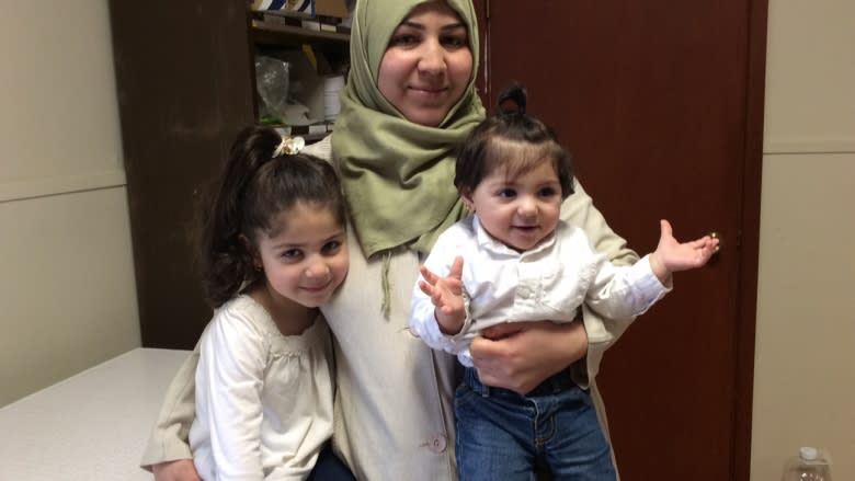 'Women helping women': Volunteers offer childcare, tutoring to Syrian mothers