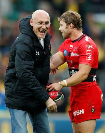 Rugby Union - ASM Clermont Auvergne v RC Toulon - European Rugby Champions Cup Final - Twickenham Stadium, London, England - 2/5/15 Toulon's Leigh Halfpenny celebrates winning the European Rugby Champions Cup Final with coach Bernard Laporte Action Images via Reuters / Andrew Couldridge