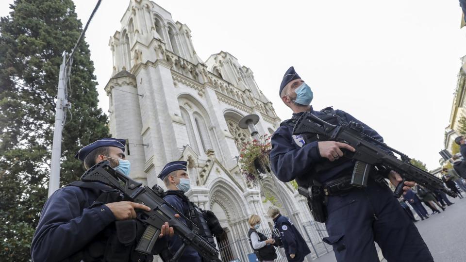 Nach der Messerattacke in Nizza werden Kirchen und Schulen in Frankreich vermehrt geschützt.