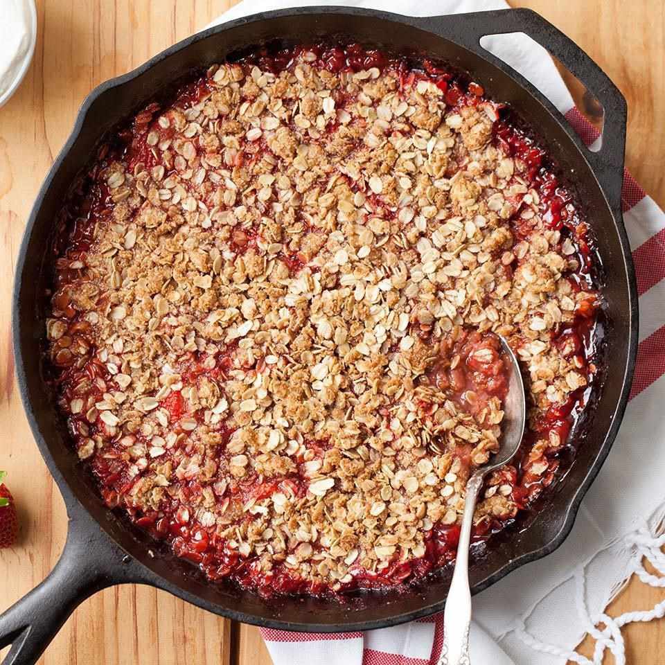 Skillet Strawberry-Rhubarb Crisp