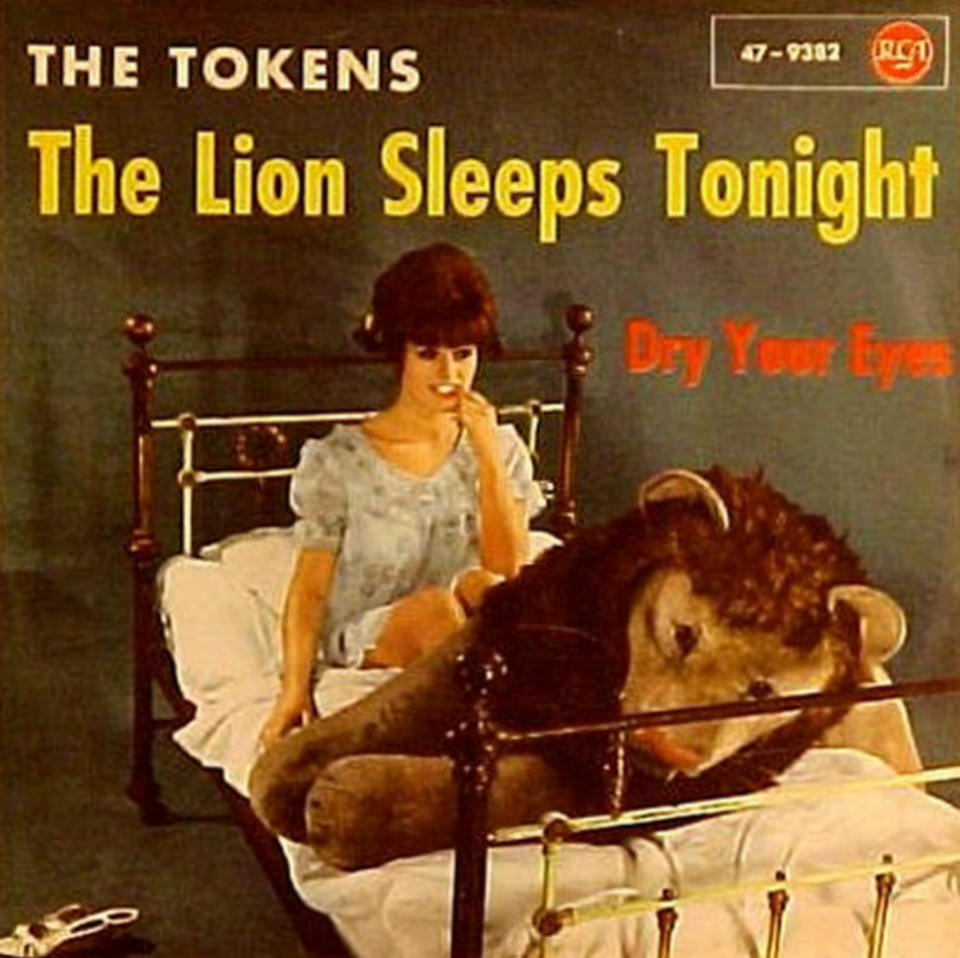 <p>La modelo se defiende con el clarinete y la trompeta. ¿La canción que más le gusta tocar? ‘The Lion Sleeps Tonight’. (Foto: RCA Records). </p>