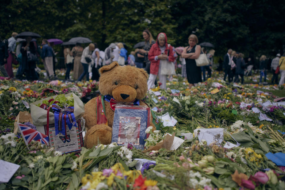 London's tributes to the Queen