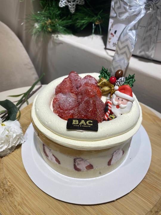 BAC香草卡士達草莓蛋糕，6吋定價950元。圖片來源：CaVa