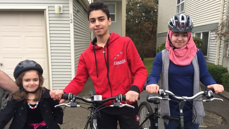 Vancouver duo helps find bikes for newly arrived Syrian kids