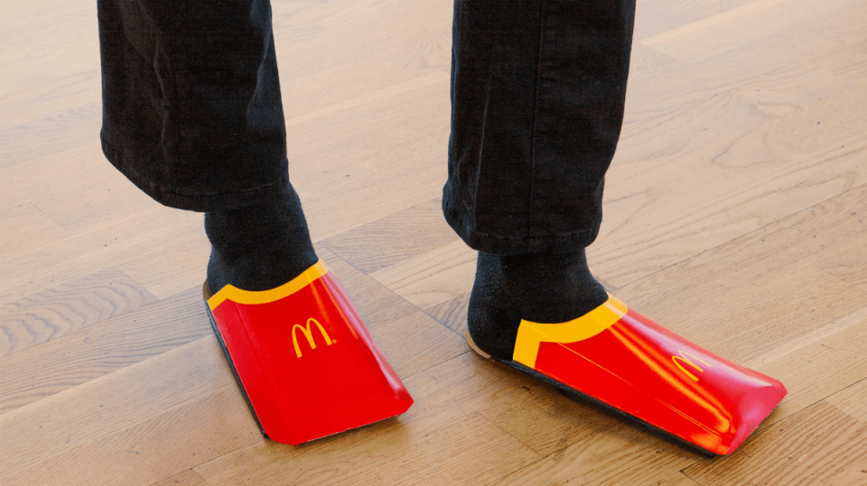 These are the stories making headlines in fashion on Friday. McDonald's responds to Balenciaga's fry-carton-inspired shoeFirst a New York souvenir company came after Balenciaga for copying a touristy tote. Now, McDonald's is after the luxury label: In a post by McDonald's Sweden, the fast food ...