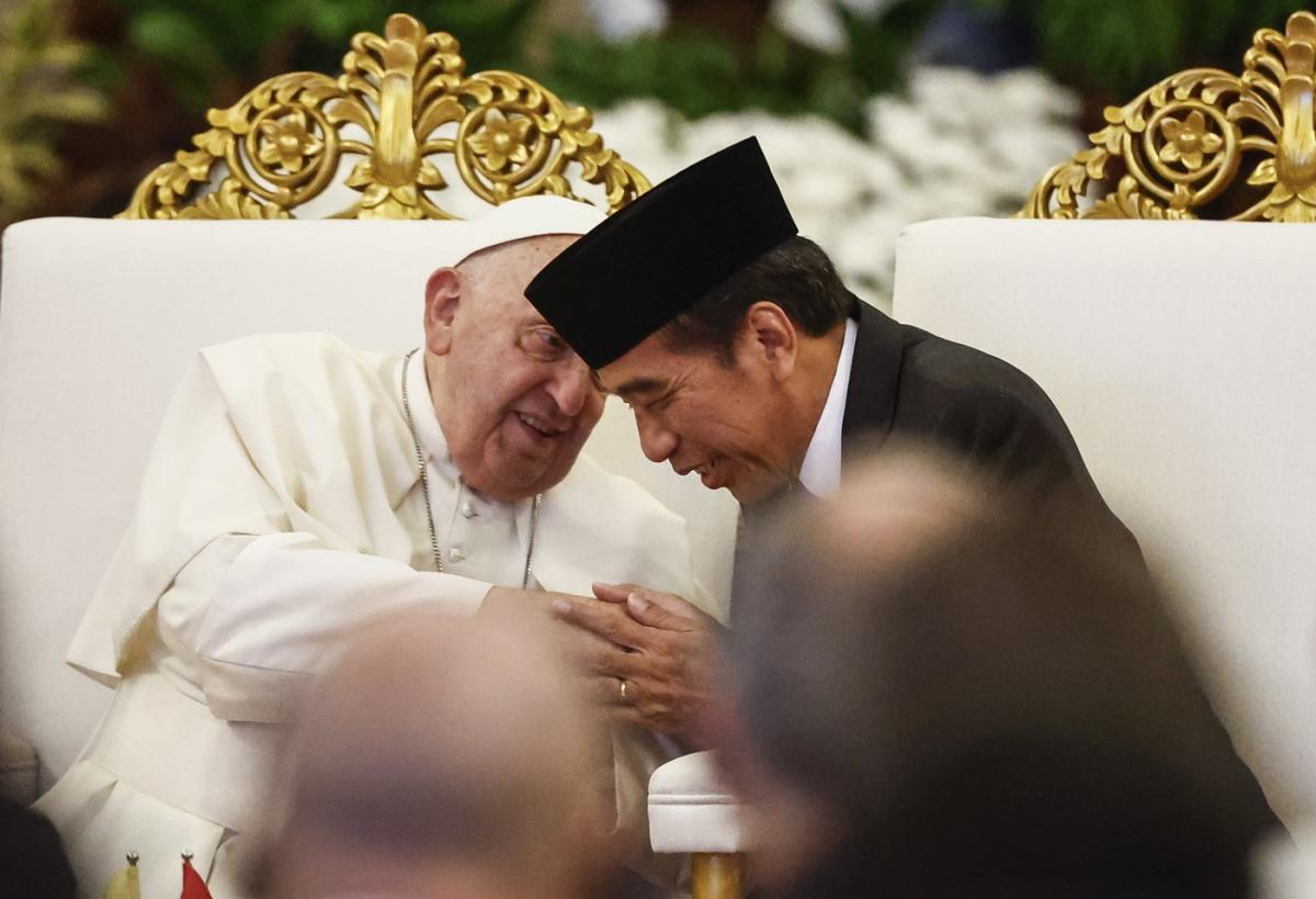 In Asia, pope urges Indonesia to live up to promise of ‘harmony in diversity,’ fight extremism