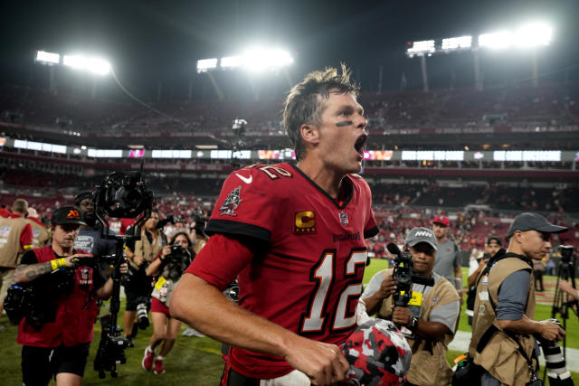 WATCH: Tom Brady shows no signs of slowing down throwing dimes upon return  to Buccaneers' practice facility following mysterious hiatus