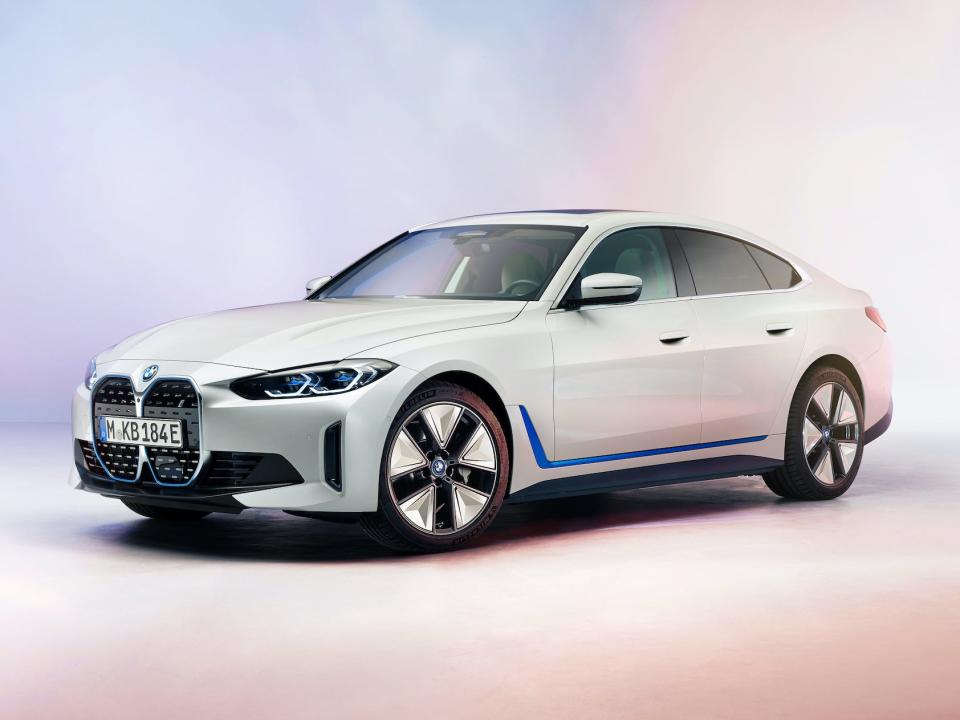 BMW i4.