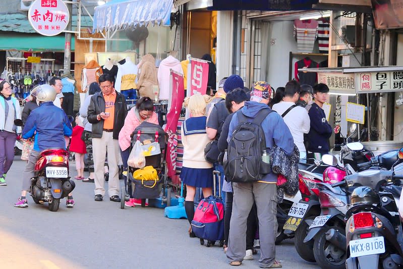 第三市場向陽東坡蛋黃肉包