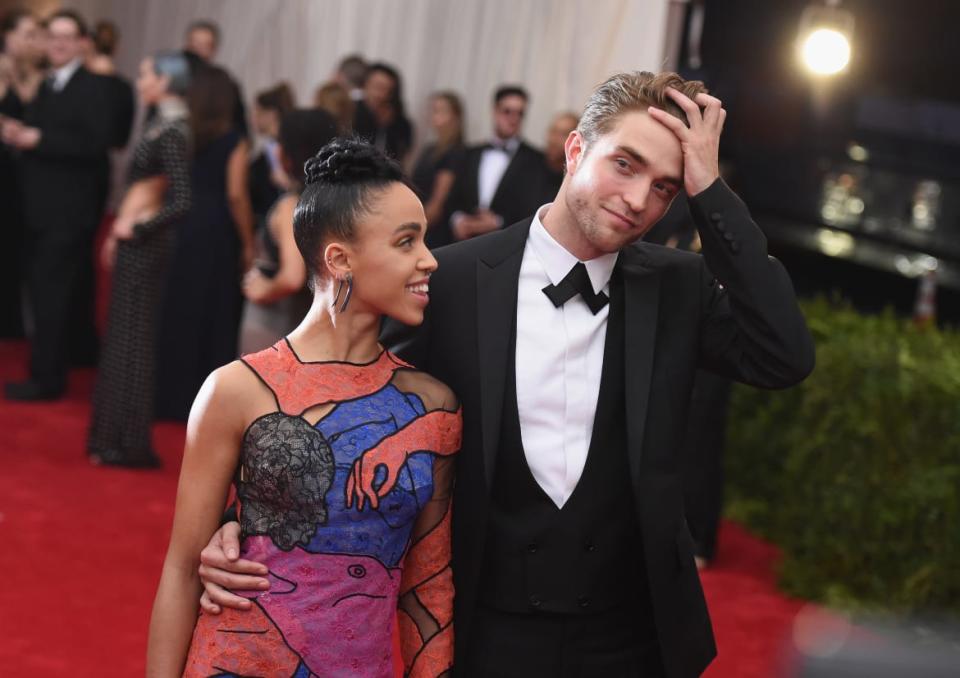 <div class="inline-image__caption"><p>FKA Twigs and Robert Pattinson attend the "China: Through The Looking Glass" Costume Institute Benefit Gala at the Metropolitan Museum of Art on May 4, 2015 in New York City. </p></div> <div class="inline-image__credit">Mike Coppola/Getty</div>