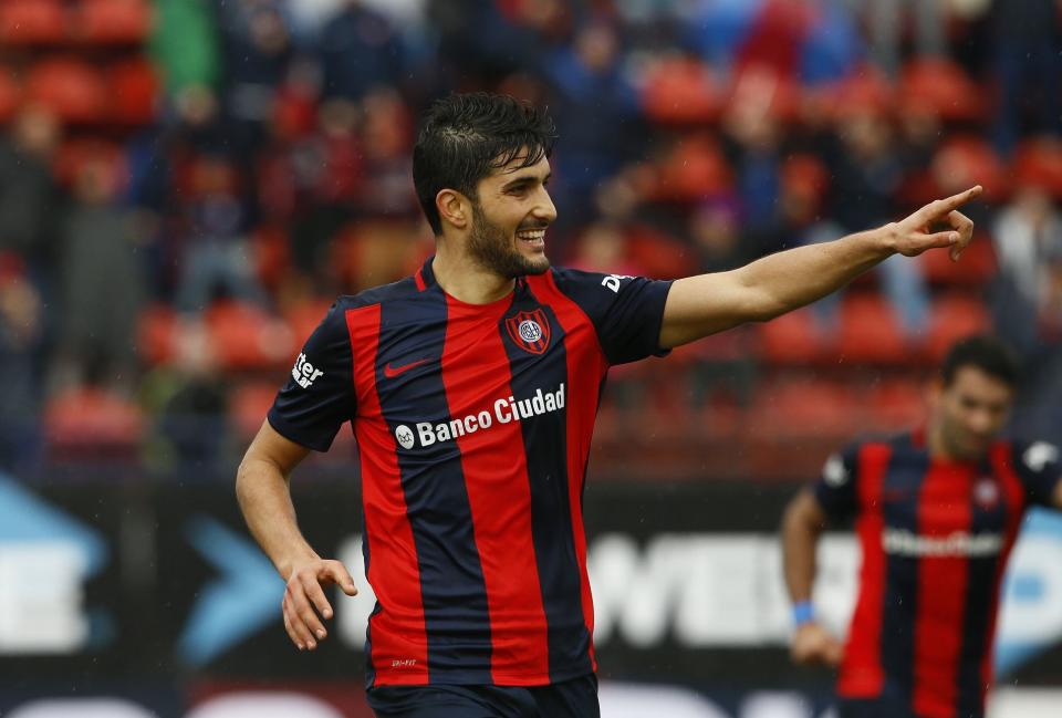 Festejo de gol de Nicolas Blandi de San Lorenzo. San Lorenzo vs Atletico Rafaela. Futbol Argentino - Primera Division 2016 - Fecha 5. 2 de octubre de 2016. Estadio: Pedro Bidegain (Buenos Aires, Argentina). Foto: Javier Garcia Martino / Photogamma. Foto: Javier Garcia Martino / Photogamma (5721_02102016slo-raf)