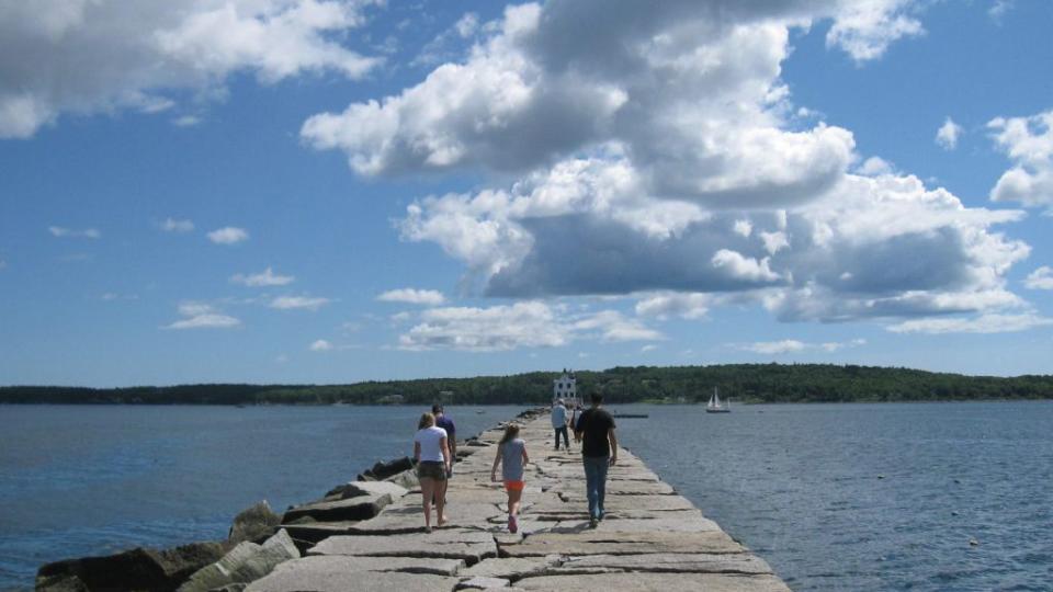 tourists in maine