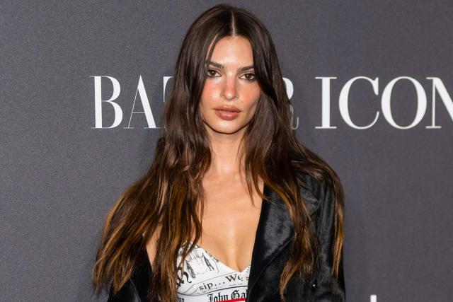 Emily Ratajkowski Claims the Fashion Industry Doesn't Like Her Boobs