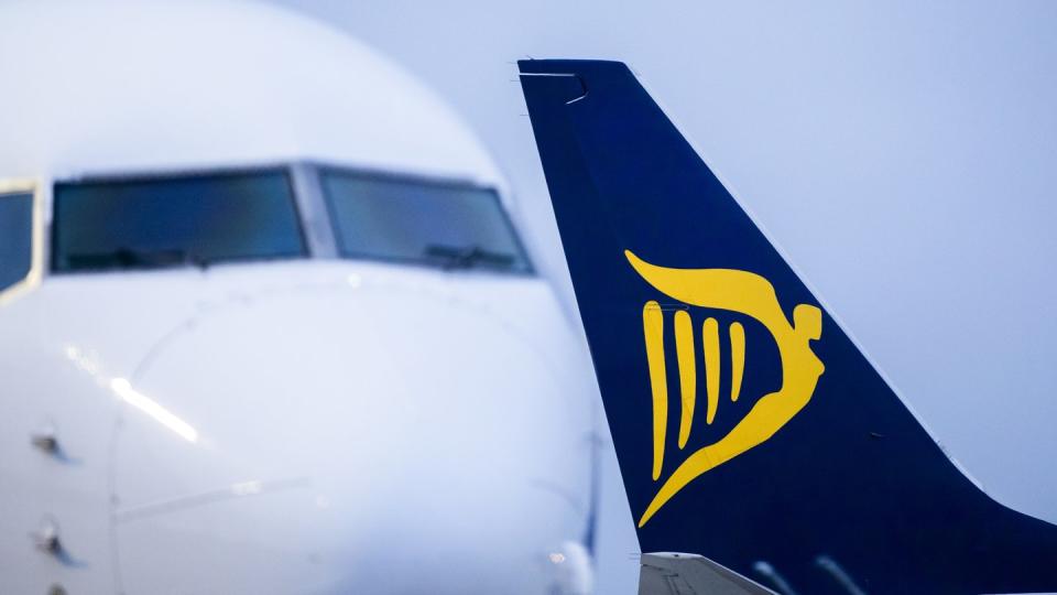 Ryanair gehört zu den größten Fluggesellschaften Europas mit nach eigenen Angaben mehr als 2400 Flügen täglich zu 200 Zielen in 40 Ländern.