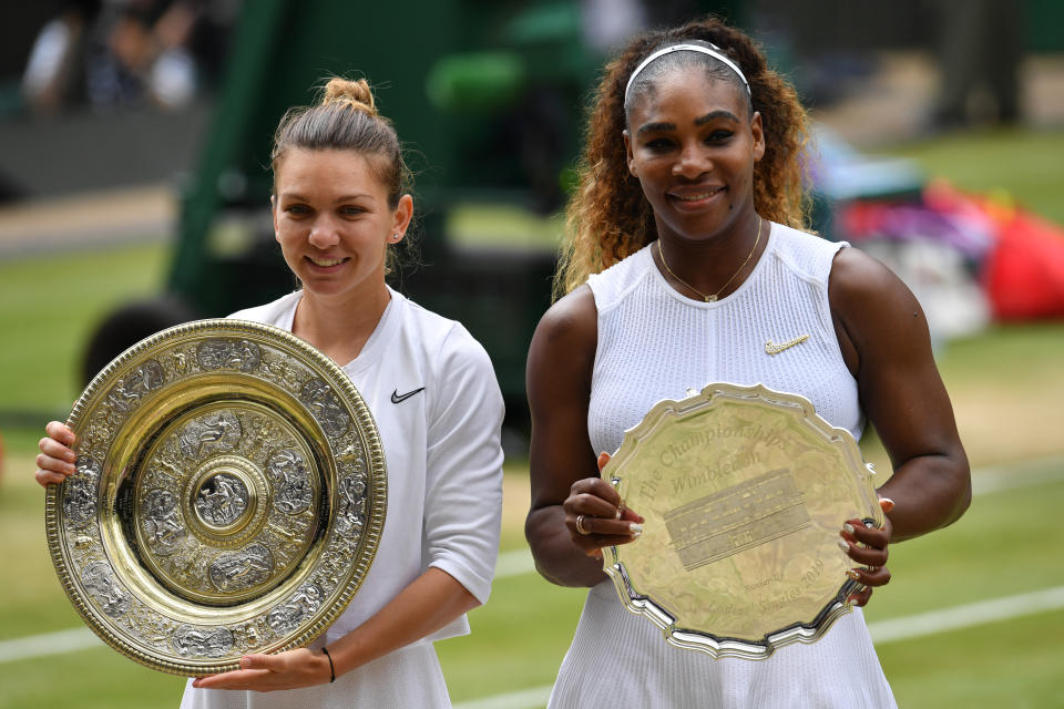 Simona Halep s’est offerte son premier titre à Wimbledon. La Roumaine a déjoué les pronostics en balayant Serena Williams (6-2 6-2) en moins d'une heure. (Crédit : GLYN KIRK / AFP)