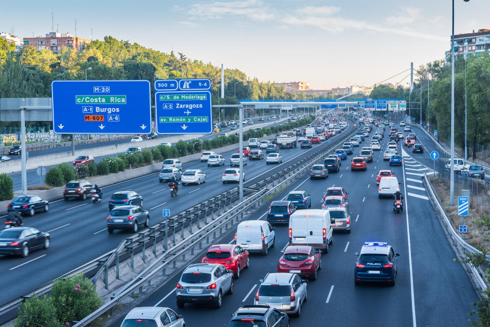 La venta de los motores de combustión se prohibirá en 2035. Foto: Getty Creative.