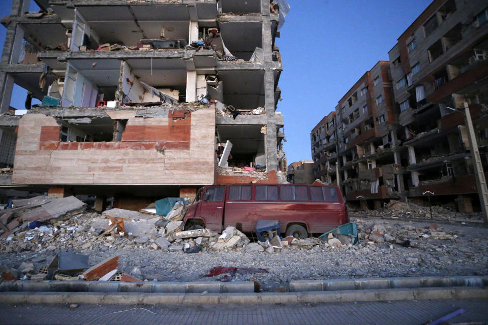 <p>In this photo provided by the Iranian Students News Agency, ISNA, destroyed buildings and a car are seen after an earthquake at the city of Sarpol-e-Zahab in western Iran, Nov. 13, 2017.(Photo: Farzad Menati/Tasnim News Agency via AP) </p>