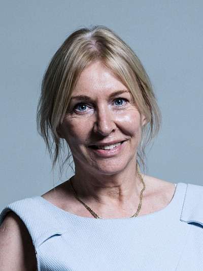 英國資深保守黨國會議員、衛生部副大臣多里斯（Nadine Dorries）確診罹患武漢肺炎。（Chris McAndrew@Wikipedia／CC BY 3.0）