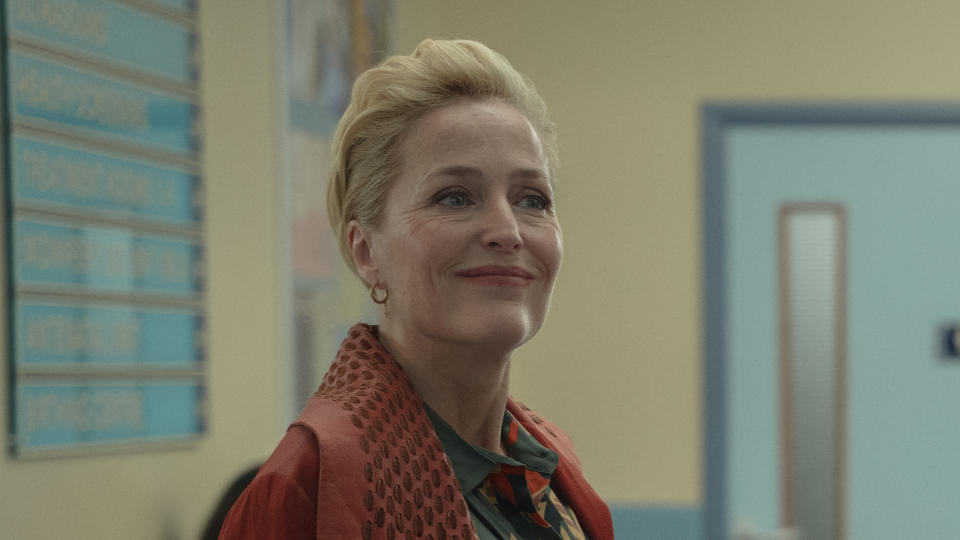 Gillian Anderson plays sex therapist Jean Milburn in the comedy series Sex Education. (Netflix)
