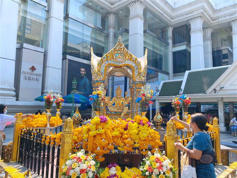 小孟老師分享，板橋福運泰佛堂的四面佛，透過泰國皇家塔羅牌要告訴台灣注意「3大事」。（示意圖／KLOOK提供）