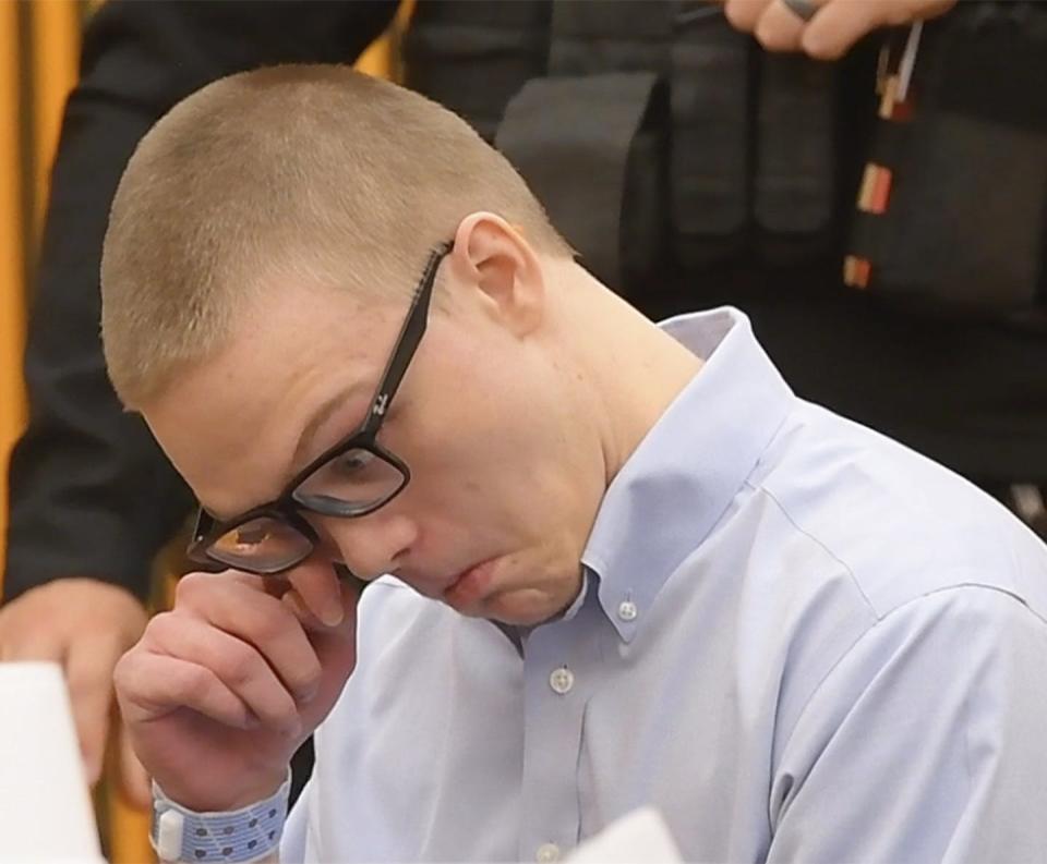 Jesse Osborne wipes tears after being sentenced to life in prison in 2019 in Anderson, S.C. <a href="https://newsroom.ap.org/detail/YESouthCarolina/5f7a9dfb9e2c4d88b55263646a796649/photo?Query=%22jesse%20osborne%22&mediaType=photo&sortBy=arrivaldatetime:desc&dateRange=Anytime&totalCount=7&currentItemNo=1" rel="nofollow noopener" target="_blank" data-ylk="slk:Ken Ruinard/The Independent-Mail via AP;elm:context_link;itc:0;sec:content-canvas" class="link ">Ken Ruinard/The Independent-Mail via AP</a>