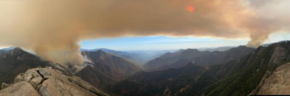 Paradise and Colony Fires seen from Buck Rock Fire Lookout