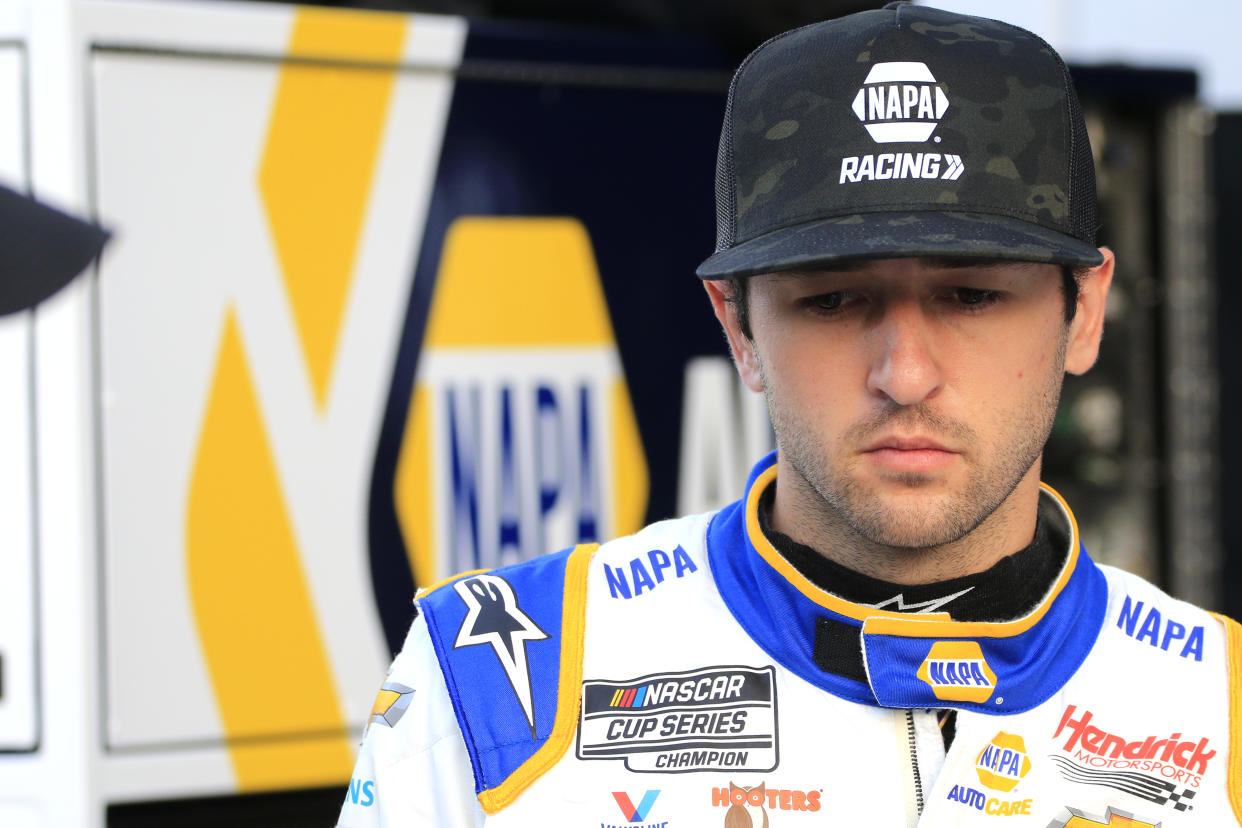 DAYTONA, FL - FEBRUARY 17: Chase Elliott (#9 Hendrick Motorsports NAPA Auto Parts Chevrolet) watches his crew work on his racecar during practice for the NASCAR Cup Series Daytona 500 on February 17, 2023 at Daytona International Speedway in Daytona Beach, FL. (Photo by Jeff Robinson/Icon Sportswire via Getty Images)