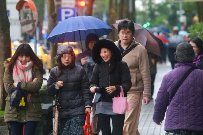 ▲ 今（16）日晚間，強烈大陸冷氣團就會逐漸南下，除了迎風面地區雨勢越晚越明顯外，全台10縣市更要嚴防10度以下低溫。（圖／NOWnews資料照）