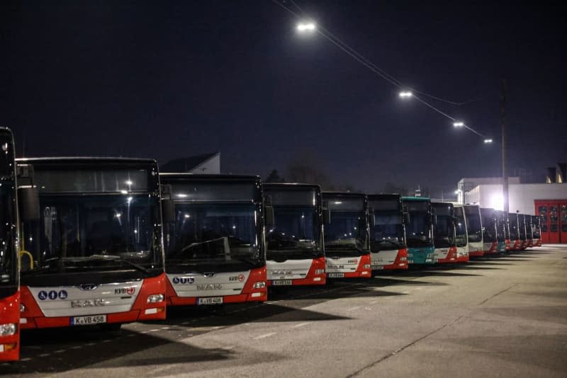Buses from Cologne's public transport company KVB park in the depot. The trade union Verdi has called on the employees of around 30 local public transport companies to go on a 48-hour warning strike. Oliver Berg/dpa