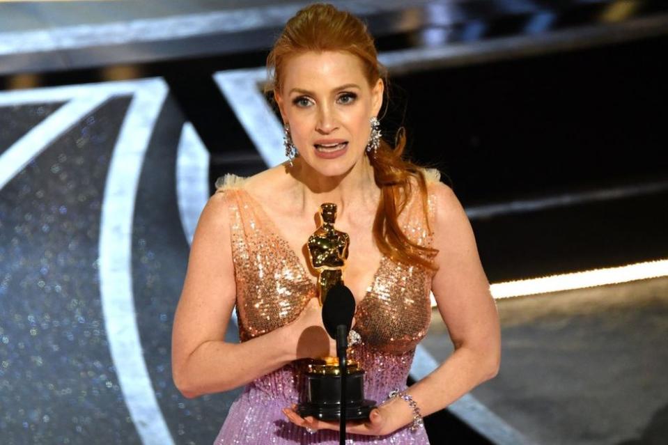 Jessica Chastain con su Oscar.