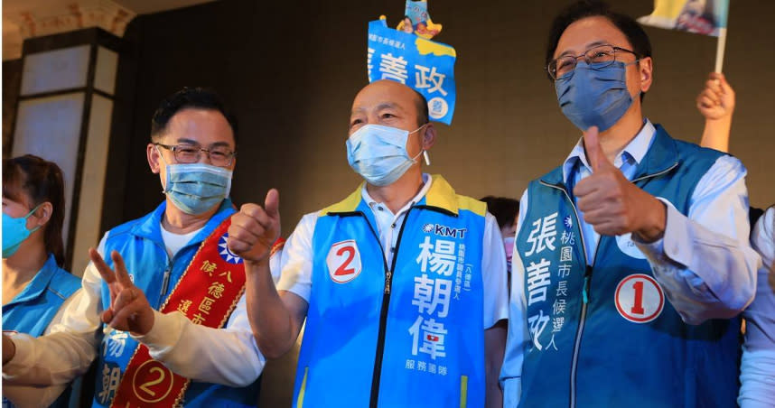 國民黨桃園市長候選人張善政與前高雄市長韓國瑜合體造勢，有多重政治意涵。（圖／張善政辦公室提供）