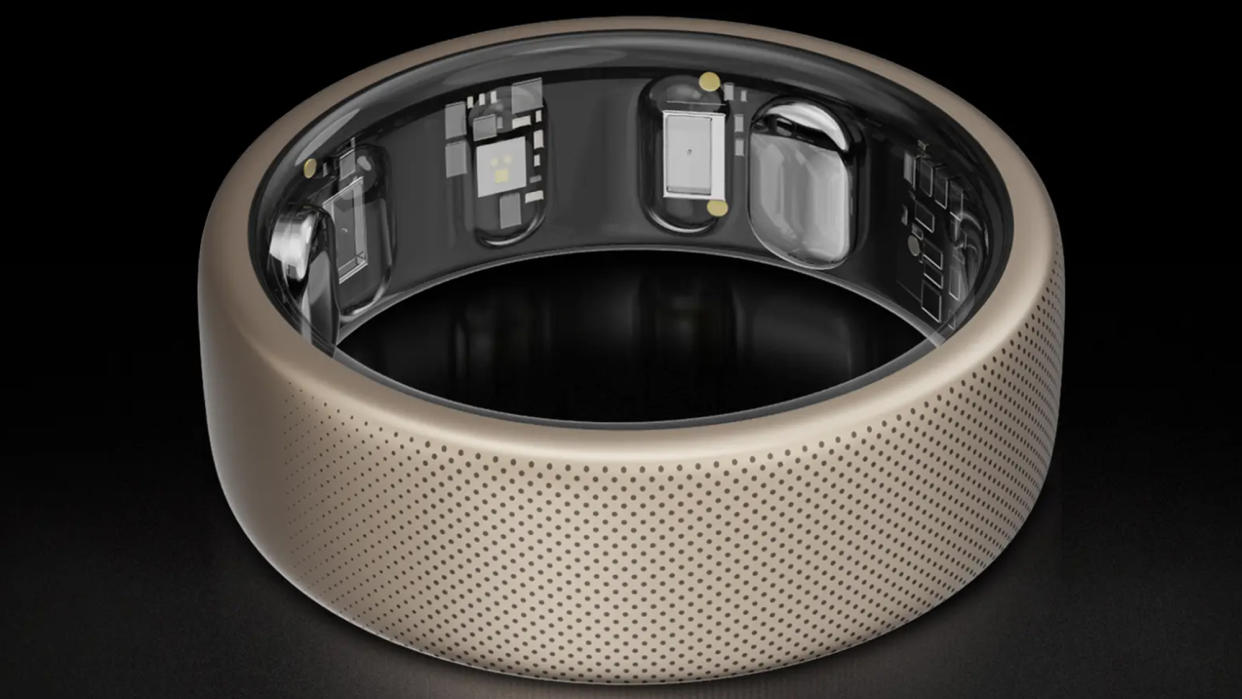  The Amazfit Helio smart ring. 