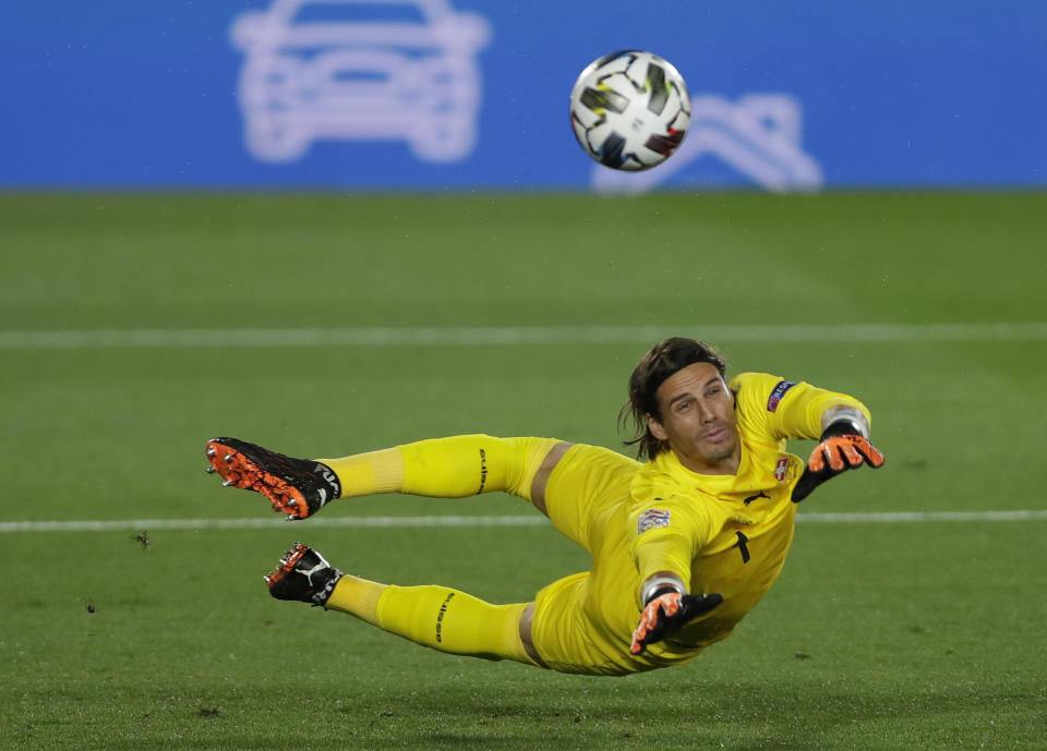 El arquero de Suiza Yann Sommer durante el partido contra España por la Liga de Naciones de la UEFA, el sábado 10 de octubre de 2020. (AP Foto/Manu Fernández)