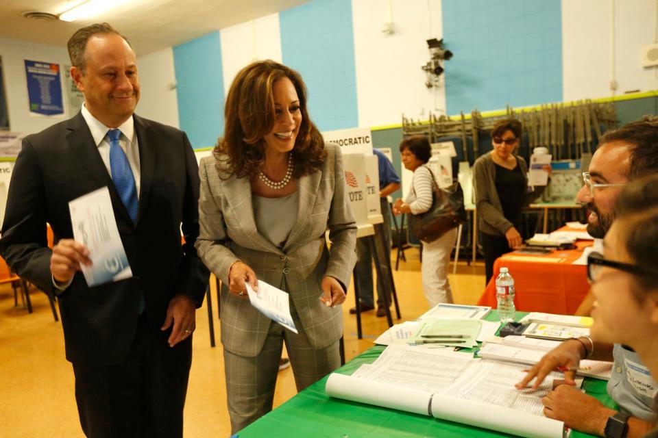 Kamala Harris shows up to cast her vote in 2016.