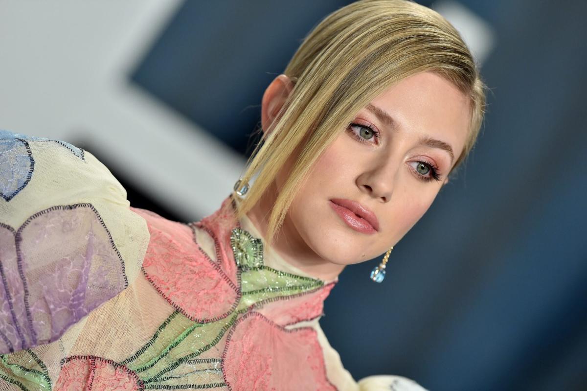 Lili Reinhart Opens Up About Mental Health, Betty and Jughead, and  Riverdale Season 2