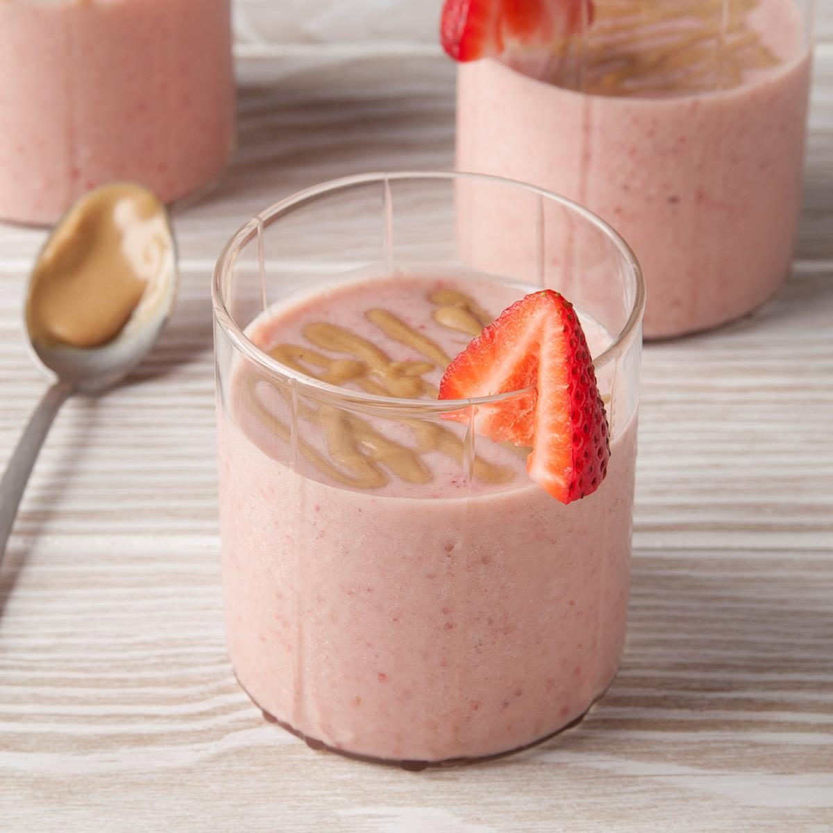 Peanutty Strawberry Banana Smoothies