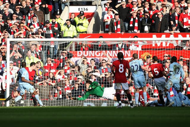 Soccer – Barclays Premier League – Manchester United v Manchester City – Old Trafford