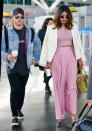 <p>After rumours begin to swirl that Nick and Priyanka are together, the couple are spotted at a New York City airport.</p>