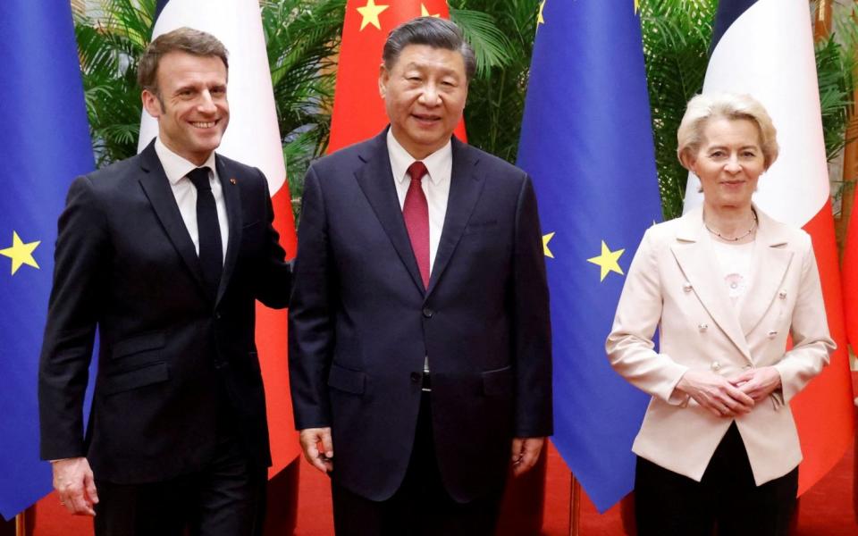 Jinping, Macron, Ursula – Ludovic Marin/Pool via REUTERS
