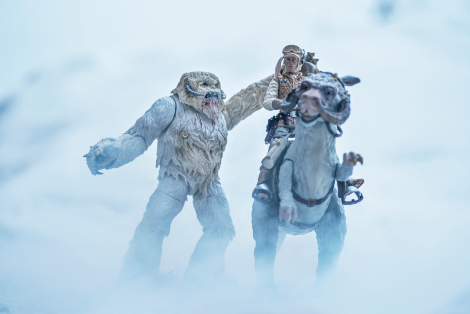 Wampa vs. Luke Skywalker (Photo: Hasbro/@tuskenmilkbar aka Thomas Eriksson)