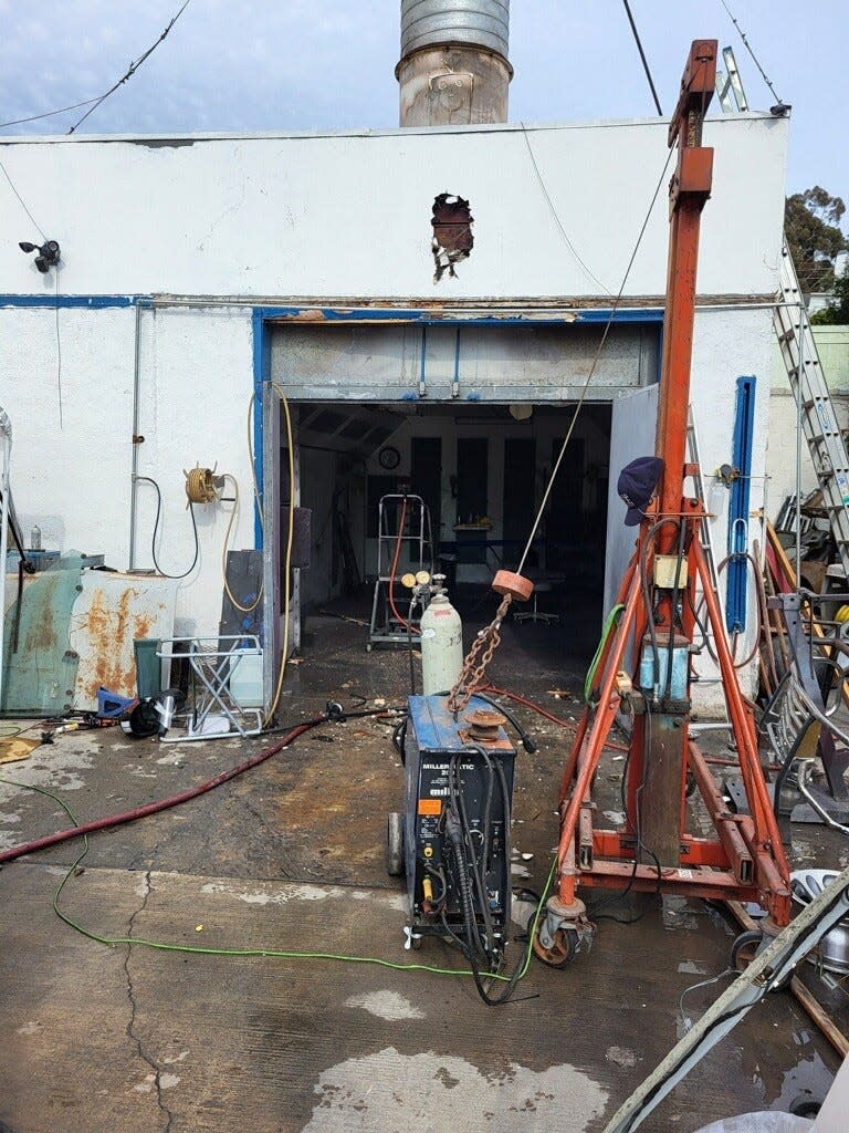 City of Ventura firefighters extinguished a commercial garage fire Thursday afternoon.