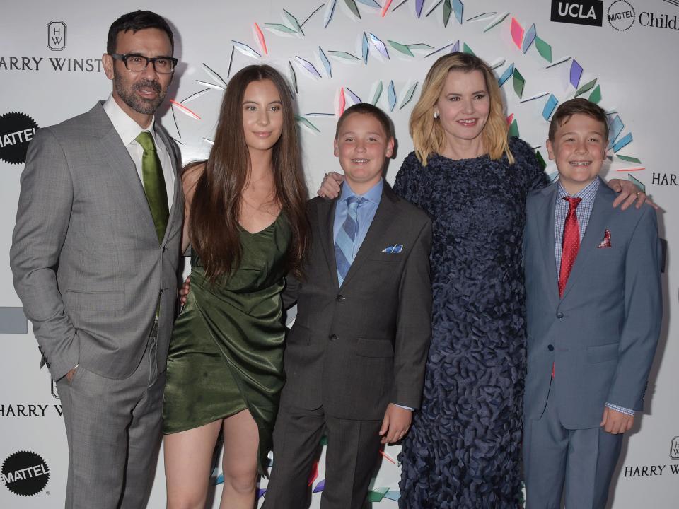 geena davis kids and husband