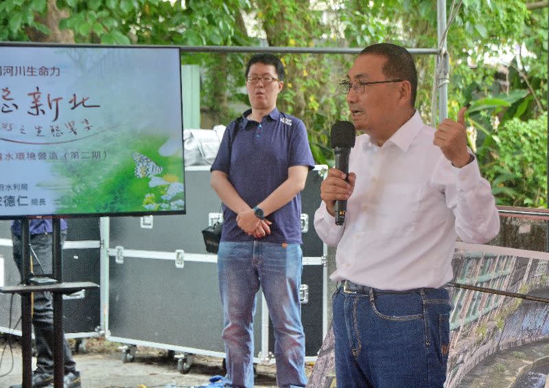 侯友宜今天到中和區、土城區視察藤寮坑溝生態二期整治成果。（圖／中央社）