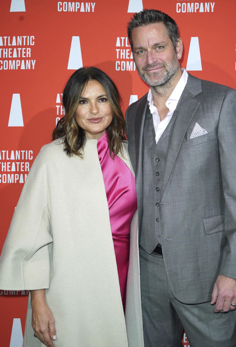 Mariska Hargitay y su esposo Peter Hermann. (John Nacion/STAR MAX/vía Getty Images)