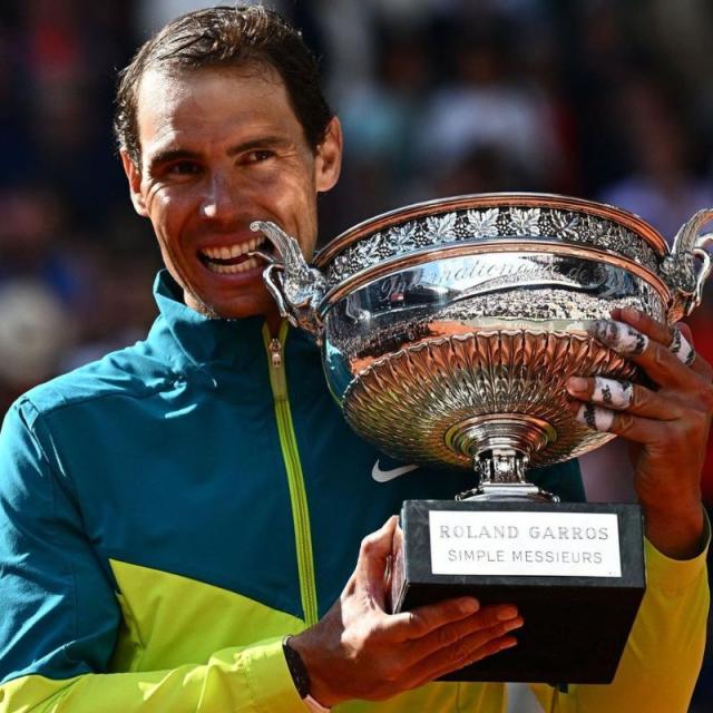 What is the 2023 French Open prize money for the winners?