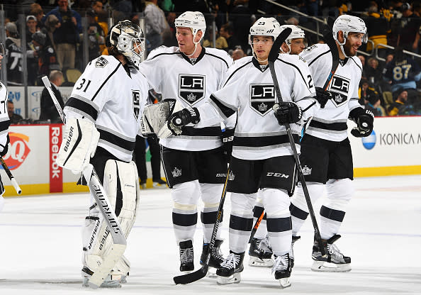 PITTSBURGH, PA - DECEMBER 16: Peter Budaj #31 of the Los Angeles Kings celebrates with teammates after defeating the Pittsburgh Penguins 1-0 at PPG Paints Arena on December 16, 2016 in Pittsburgh, Pennsylvania. (Photo by Joe Sargent/NHLI via Getty Images)