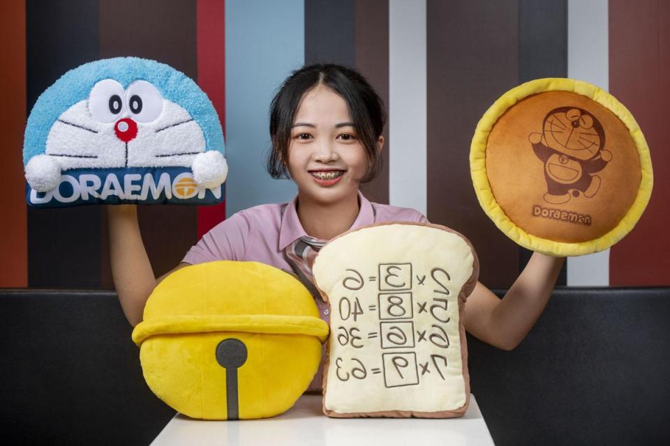 2020台灣麥當勞限定「DORAEMON愛作夢抱枕」共有4款造型，10月7日上午11時起，全台限量8萬個，一次擁有4款療癒的神奇道具。