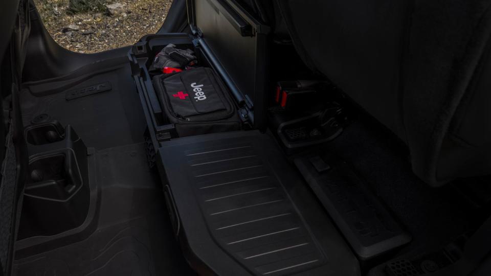 2024 jeep gladiator interior